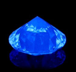 Brian Gavin blue fluorescent diamond - 1.024ct K VS1